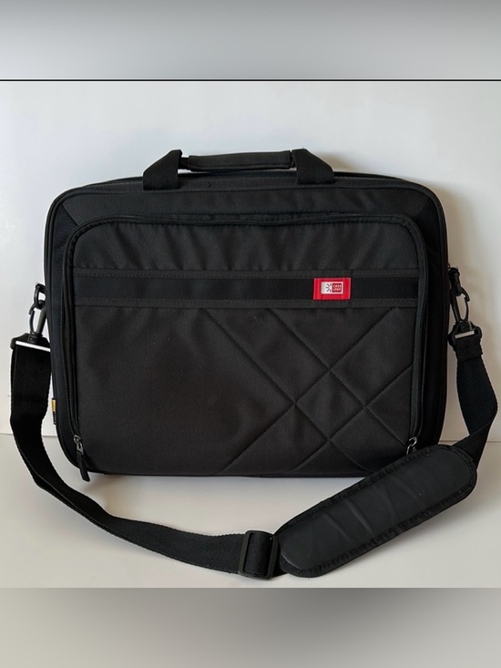 Case Logic Other - Laptop Case Logic Stylish Black Bag with Shoulder Strap
